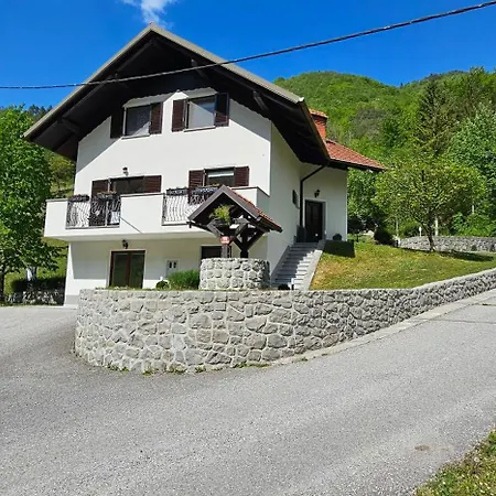 Apartma Smarnica
